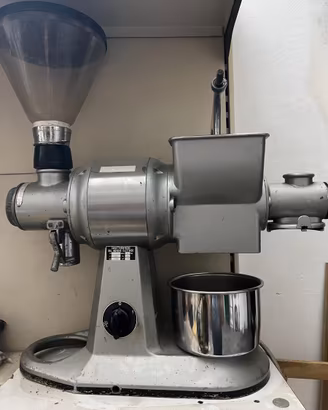 GRATTUGIA MACINACAFFE' PROFESSIONALE