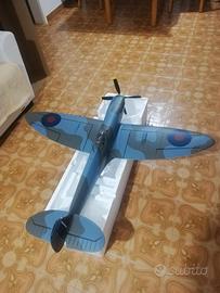 5 aeromodelli a scoppio completi di radio...