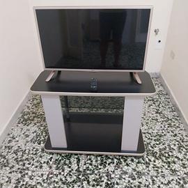 TV lg 32 pollici compreso  mobilio porta TV