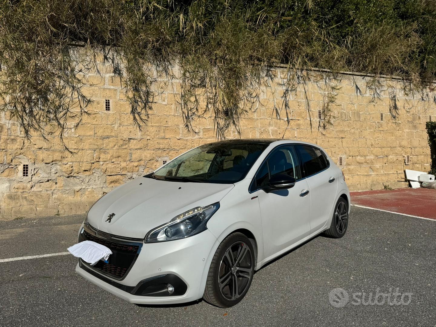 Peugeot 208 100 5p. GT Line ICE White: prezzo e scheda tecnica 