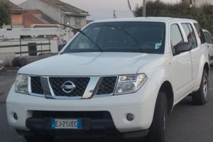 Nissan Pathfinder 2.5 