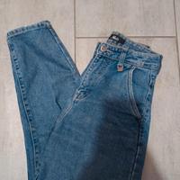 jeans akè