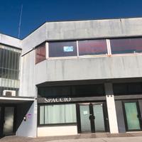 Magazzino deposito mobili scatole oggetti vari