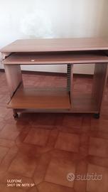 Mobile scrivania porta PC. €40