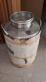 bidoni in acciaio da 50 litri l'uno