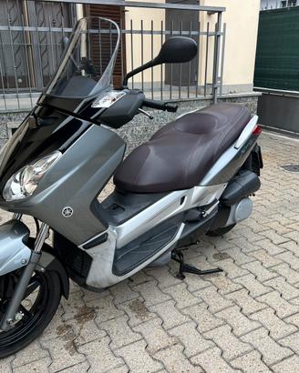 Yamaha xmax km 27000