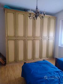 Armadio robusto legno