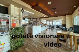 Attività / Licenza di 700 m² a Vado Ligure