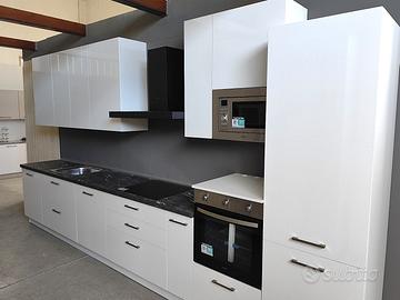 CUCINA DI ESPOSIZIONE--NUOVA CON GARANZIA