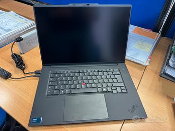 Lenovo ThinkPad P1 G7 U7 165H 32GB 512GB 16’’