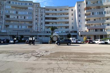 NEGOZIO A BRINDISI