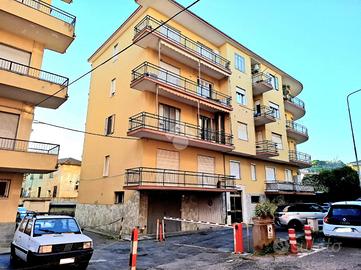 4 LOCALI A DIANO MARINA