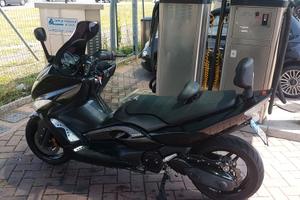 Yamaha t max