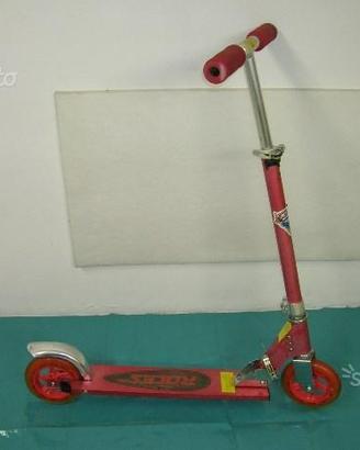 Monopattino Roces
