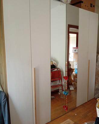 Armadio a 6 ante Mondo convenienza 