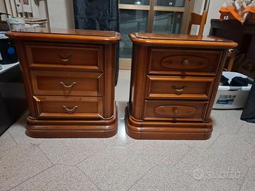 Comodini vintage in legno, mobili da camera