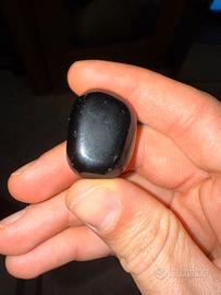 Pietra naturale ossidiana o Shungite o agata?