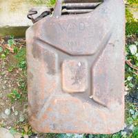 tanica benzina anno 1951