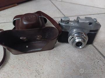 Macchina fotografica vintage Comet II Bencini
