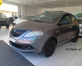 Lancia Ypsilon Hybrid Silver 1.0 (70 cv)