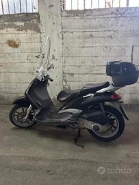 Piaggio Beverly 200cc dell'anno 2002(NN MARCIANTE)