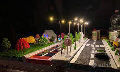 Modellino con pista solar road
