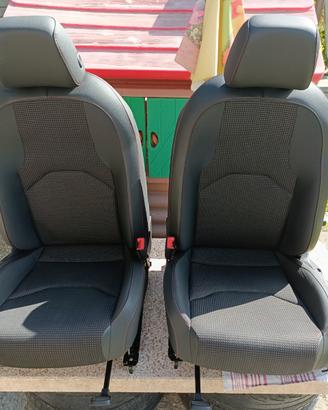 Sedili e interni Seat Leon FR pelle/tessuto sport