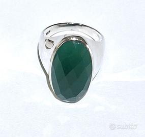 Anello Agata verde taglio ovale