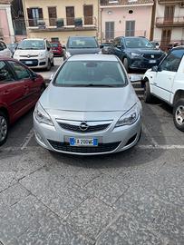 Opel Astra j anno 2010 