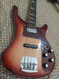 basso elettrico Rickenbacker clone