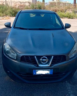 NISSAN QASHQAI 1.5dci 110cv  INTERNI come NUOVI