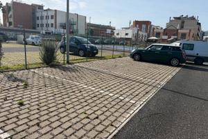 N. 5 posti auto scoperti