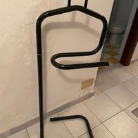 appendiabito da camera in acciaio nero 