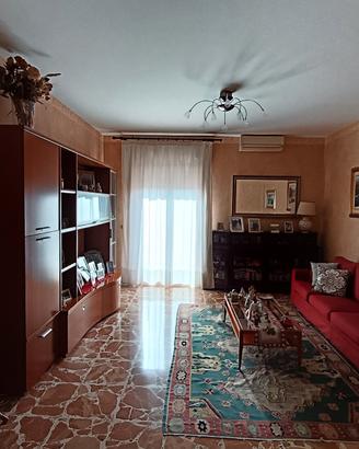 Appartamento di 3 vani in via Sciarelle Acireale