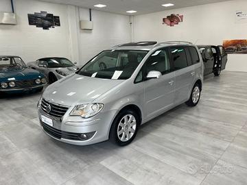 Volkswagen Touran 2.0 tdi 7 POSTI