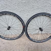 Ruote 29 700 Shimano QR Tubeless disco HG 19c