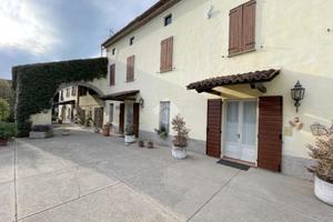 CASA DI CORTE A ASOLA
