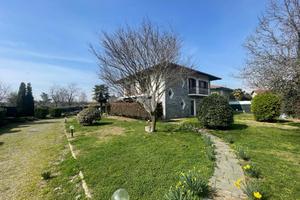 VILLA SINGOLA A MOMO