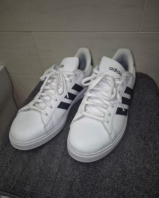 Scarpe Adidas Grand Court 2.0 taglia 43 e mezzo.