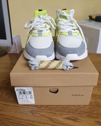 Scarpa Sneakers Munich donna.