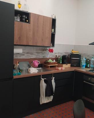  cucina completa di frigo, forno, cappa e fuo
