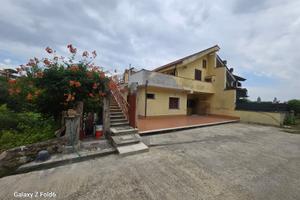 Mansarda in villa castelnuovo di porto