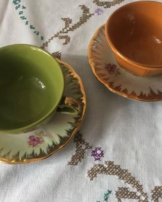 Due tazze vintage da tè o caffè