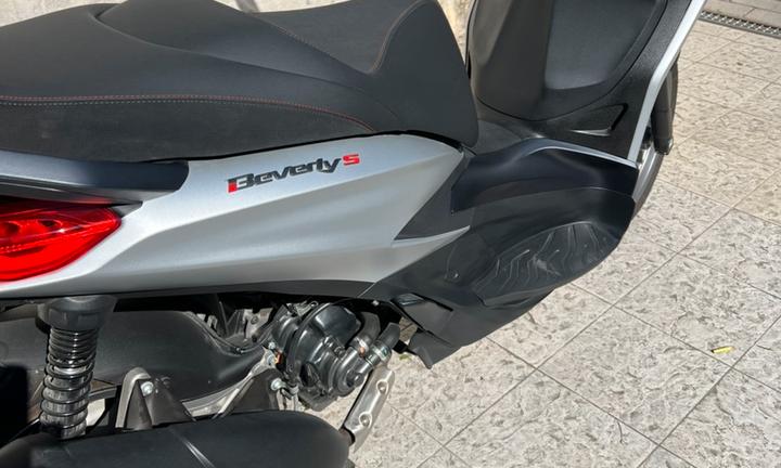 Scuter Piaggio beverly 300 del 2022
