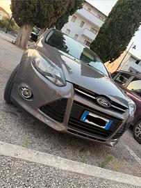 Ford focus  versione titanium 1.6