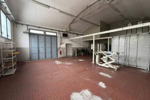 Immobile di 500 m² con più di 5 locali a Seregno