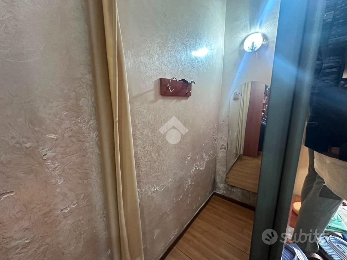 NEGOZIO A NAPOLI - Altro