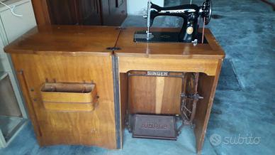 Macchina da Cucire Singer con mobile.