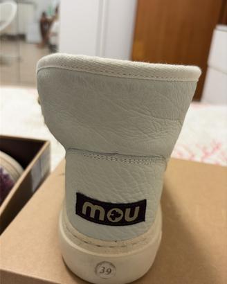 Scarpe mou