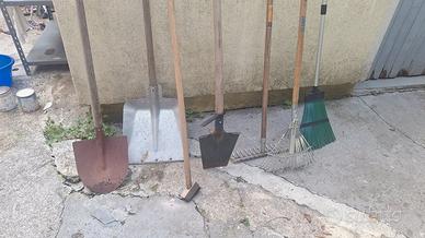 atrezzi da giardino